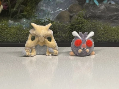 Pokemon 1997 Vintage Alakazam & Venonat Mini Fuzzy Flock Figuras Foto 1 de 2