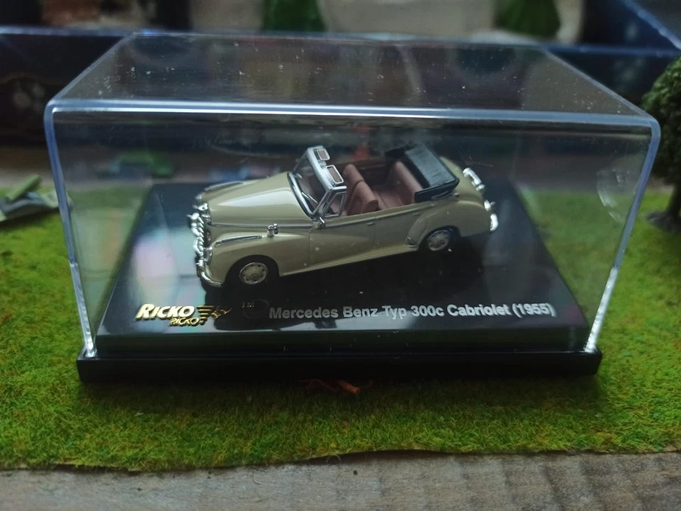 RICKO Mercedes-Benz Typ 300c Limousine (1955) beige 1:87 H0 Modellauto Oldtimer - Bild 1 von 1