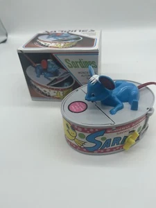 Sardines Cat Wind Up Toy Money Box NOS Still In Box - Foto 1 di 10