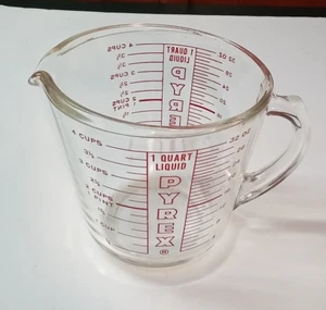 Pyrex Measuring Cup Red Letter D Handle 532 No Metric 4 Cup Vintage Made in USA - Picture 1 of 14