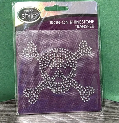 Череп и скрещенные кости следующий стиль утюг со стразами передачи  - Изображение 1 из 2