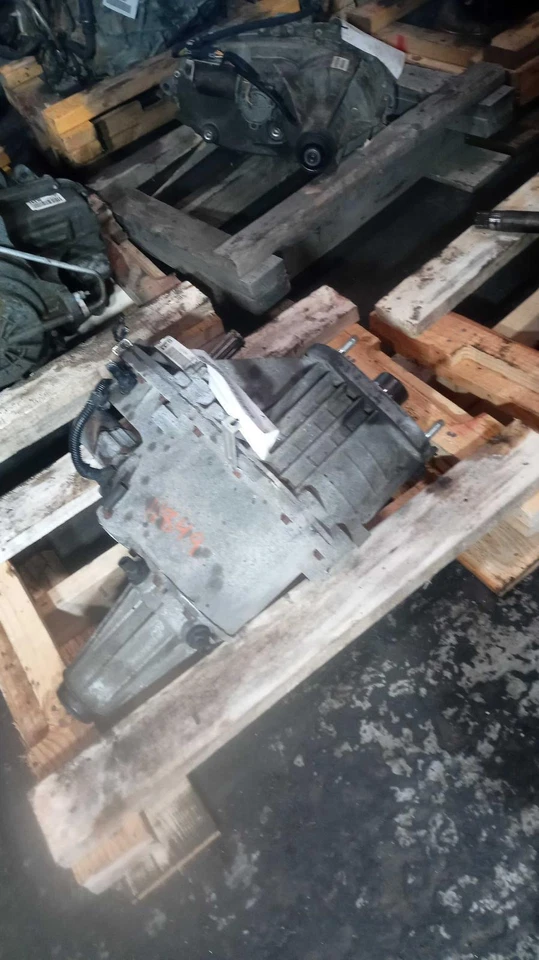 Conjunto de caja de transferencia usada se adapta a: 2006 Gmc Envoy opt NP8 grado A Foto 1 de 4