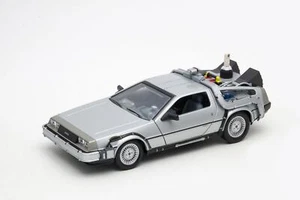 Back To The Future II - DeLorean Time Machine Fly Wheel 1/24 Welly - Foto 1 di 2