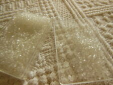LOT environ 23 grammes de perles de rocaille transparente opaque mat   n°77