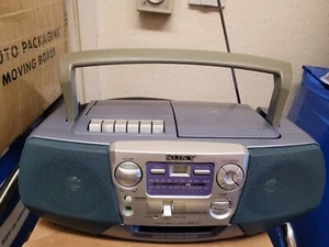 Sony CD Radio Cassette Corder Bass Reflex Body CFD-V7 - Picture 1 of 17