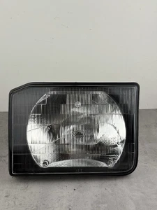 1999-2002 Land Rover Discovery 2 Halogen Headlamp Driver Left OEM Working! - Picture 1 of 9