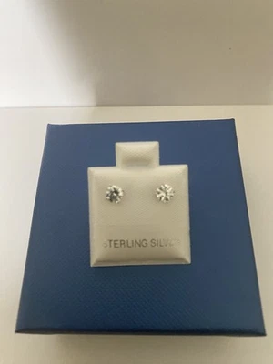 Pendientes de plata de ley y diamantes simulados VVS Foto 1 de 4