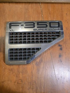 Ford F-350 Super Duty XL Right Fender Emblem Badge W/Vents Chrome 2008-2010 OEM - Bild 1 von 4