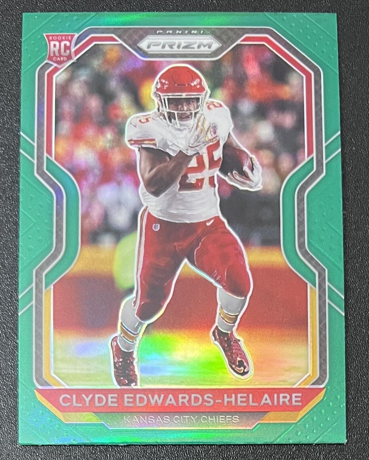 Clyde Edwards-Helaire 2020 Panini Prizm Green ROOKIE #328 - Kansas City Chiefs