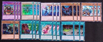 Yu Gi Oh! Base 26 Carte Deck Vespabattaglia 1° Ed ITALIANO Near Mint - Immagine 1 di 3
