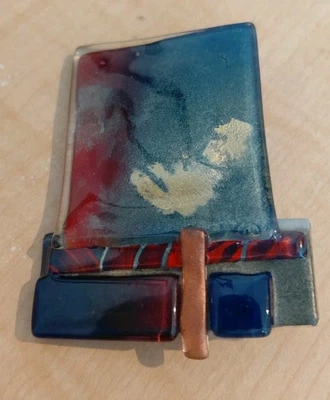 Red & Blue Ceramic Brooch Pin / Measures 1.5 X 2.25 In - Image 1 of 4