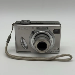 Sony Cyber-Shot DSC-W5 5.1 Megapixel Digital Camera - Silver - Bild 1 von 12