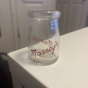 Massey’s Dairy Mini Glass Creamer 1/2 oz bottiglia barattolo latte Granite City, Illinois - Foto 1 di 12