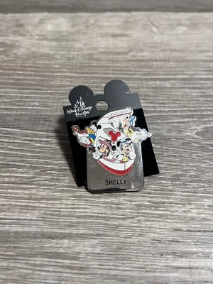 Disney Fab 4 Personalized Name Pin Badge w/Mickey Minnie Donald Goofy “SHELLY” - Изображение 1 из 4