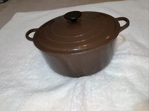Vintage Le Creuset Brown Cast Iron Casserole Dish with Lid 27cm - Picture 1 of 6