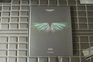 VIP Hardcover Prospekt/brochure Aston Martin DB12 Coupe Icon Driven MY23 Deutsch - Picture 1 of 8