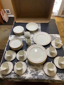 Complete Set of 8 -- Sango Regency Collection Fine Ivory China Monroe 1500 - Picture 1 of 20