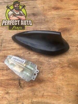 Оригинальная радиоантенна с акульими плавниками на крыше для BMW 328i 320i 2012–2018 годов выпуска 9-253-669 - Изображение 1 из 4