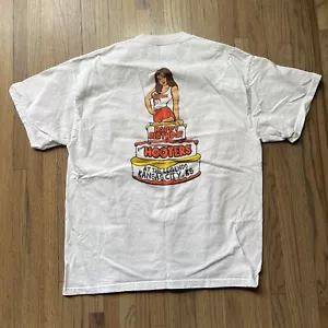 Camiseta RARA Vintage Hooters GRÁFICA TALLA L Feliz Cumpleaños KANSAS CITY KS - Imagen 1 de 9