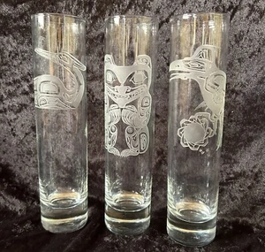 Geätzte, Coyle signierte Kristall Tribal/Einheimische Vase Lot. Bär, Ente & Donnervogel!! - Bild 1 von 11