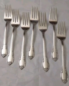 1847 ROGERS BROTHERS REMEMBRANCE PATTERN SILVERPLATE (7) SALAD FORKS 6.75" - Picture 1 of 5