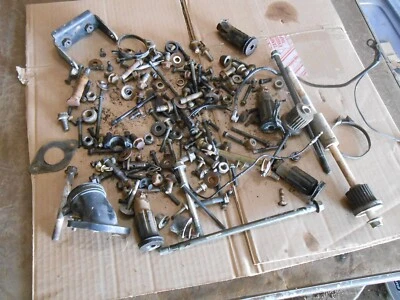 Arctic Cat 300 1998 98 ATV 4x4 piezas diversas lote pernos tornillos motor montajes herrajes Foto 1 de 3