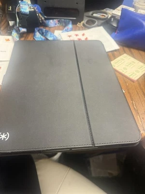 Speck Balance Folio 12.9 iPad Pro Delgado Negro Gris Pizarra Soporte Foto 1 de 2