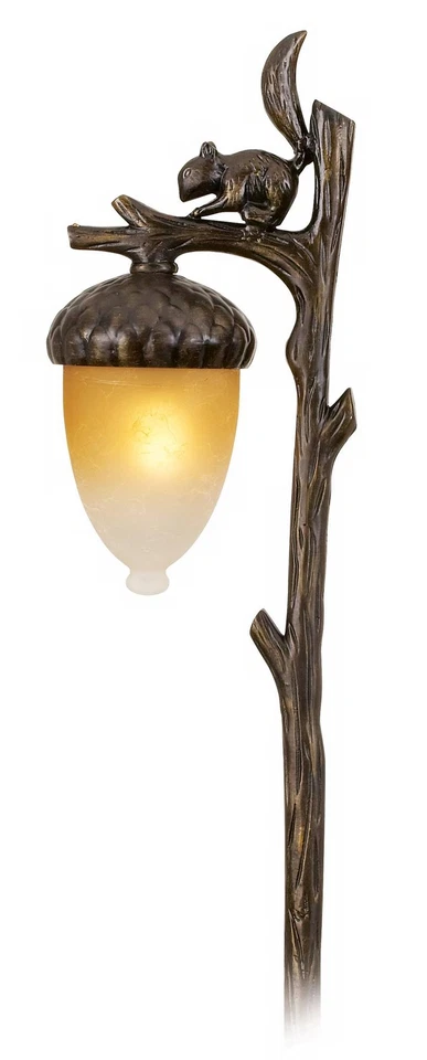 Пейзажный светильник Hinkley Squirrel and Acorn высотой 22 дюйма из янтаря и бронзы - Изображение 1 из 2