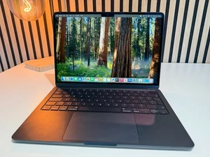 MacBook Air M3 (13-inch) 16GB Ram, 256GB, Midnight, 100% Battery Health LIFE! - Picture 1 of 12