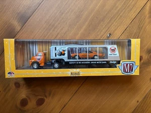 M2 Machines 1957 Dodge 700 COE & 1970 Dodge Super Bee 2011 Auto-Haulers NIB - Picture 1 of 6