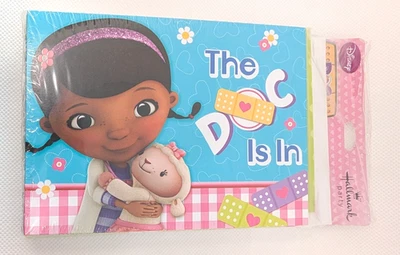Mcstuffins Hallmark Disney Doc, 8 convites, 8 agradecimentos e 16 envelopes - Imagem 1 de 3
