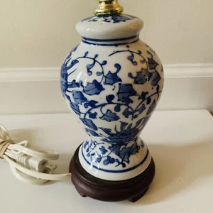 Blue & White Porcelain Oriental Lamp with Mahogany Base 10” - Picture 1 of 6