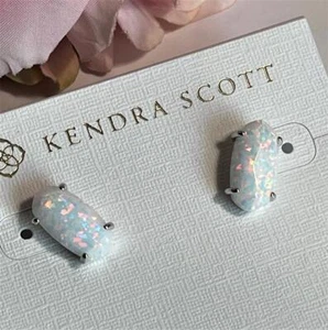 Pendientes de tachuelas enchapados en rodio y ópalo blanco Kyocera Kendra Scott Betty nuevos con etiquetas - Imagen 1 de 4