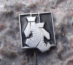 Vintage Boxing Boxer Club Pair of Hanging Gloves on Strings Russian Pin Badge - Picture 1 of 2