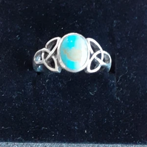 RING 925 sterling silver/ TURQUOISE STONE/ Celtic knot band/Wt 2.77g/ UK size N - Picture 1 of 8
