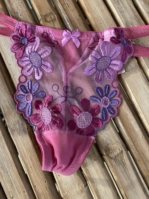 VINTAGE VICTORIAS SECRET circa 2001 THONG PANTIES sz S - Image 1 of 3