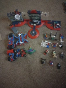 Lego Spider-Man Lot, 6 Vehicles, 12 Minifigures And Incomplete Spider-Lair Build - Picture 1 of 3