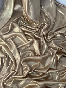 1 metro ligero beige oro brillo tela satinada..58” ancho (147cm) - Imagen 1 de 6