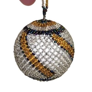 Adorno de espuma con cuentas a mano rayas doradas detalles - Imagen 1 de 5