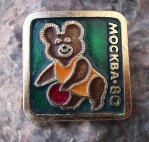 1980 Moscow Russian Olympic Games Basketball Misha Bear Mascot Pin Badge - Picture 1 of 4