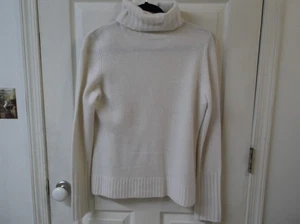 Kirkland Signature 100% Cashmere Sweater Size Medium White Turtle Neck - Picture 1 of 3