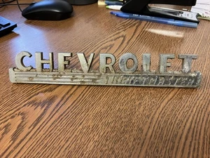 VINTAGE ORIGINAL CHEVROLET THRIFTMASTER EMBLEM BADGE NAMEPLATE Patina Truck - Bild 1 von 6