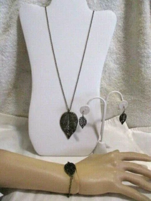 Juego de 3 piezas de collar/pulsera/pendientes perforados AVON hojas de filigrana dorado envejecido Foto 1 de 4