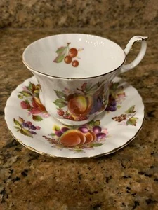 Royal Albert 4486 Fruit Design Bone China Teacup and Saucer England - Picture 1 of 2