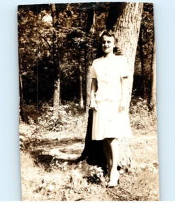 Vintage Photo 1942, Woman Posed Outside By Tree, 3.5x2.5, Black White - Picture 1 of 2