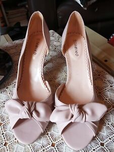 Chaussures femmes escarpins ouverts talon aiguille roses cuir 8 cm T 40
