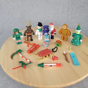 Roblox Adventskalender und Weihnachtsfiguren Konvolut Weihnachten ohne Codes - Bild 1 von 4
