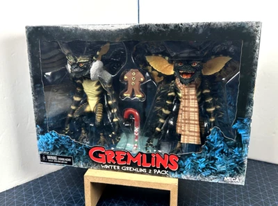 NECA Gremlins - Spike & Stripe Invierno Paquete de 2 Figuras Escena de Villancicos de Navidad NUEVO Foto 1 de 4