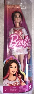 Muñeca Barbie Fashionistas #214 Diadema Lazo Rojo Twist N Turn 65 Aniversario Nueva - Imagen 1 de 9