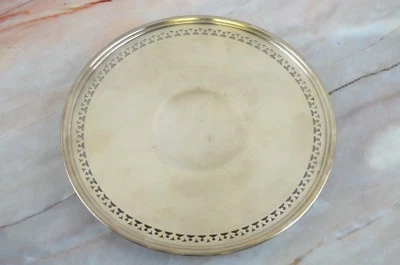 International Silver S.Co., Meriden S.P.CO Silver Plated Circular Tray 10" - Image 1 of 4